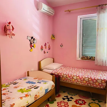 Modern In Laguna Blu, Qerret דירה גולם